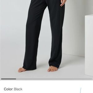 NWT Vuori Lux at Ease Black Straight Leg Pants